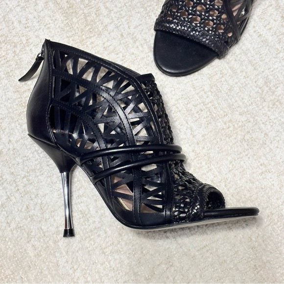 Zara NWOT WRAP AROUND CAGED HEELED SANDAL SIZE 6 - Picture 4 of 8